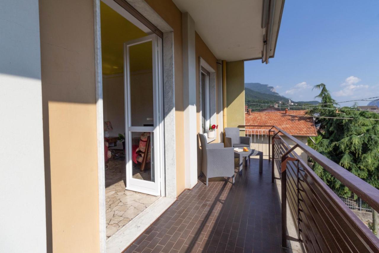 Mamma Ciccia Holiday Home - Casa Imperia Mandello del Lario Buitenkant foto
