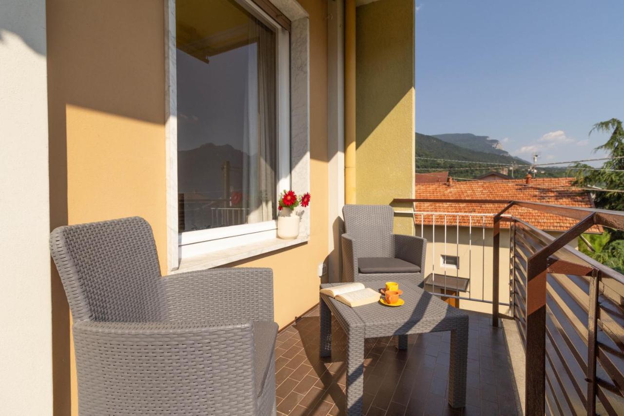 Mamma Ciccia Holiday Home - Casa Imperia Mandello del Lario Buitenkant foto